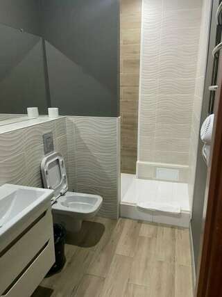 Гостиница Hotel Tula Тула Стандартный трехместный номер-3