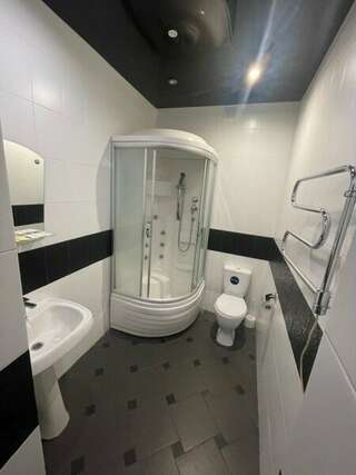 Гостиница Hotel Tula Тула Стандартный трехместный номер-5